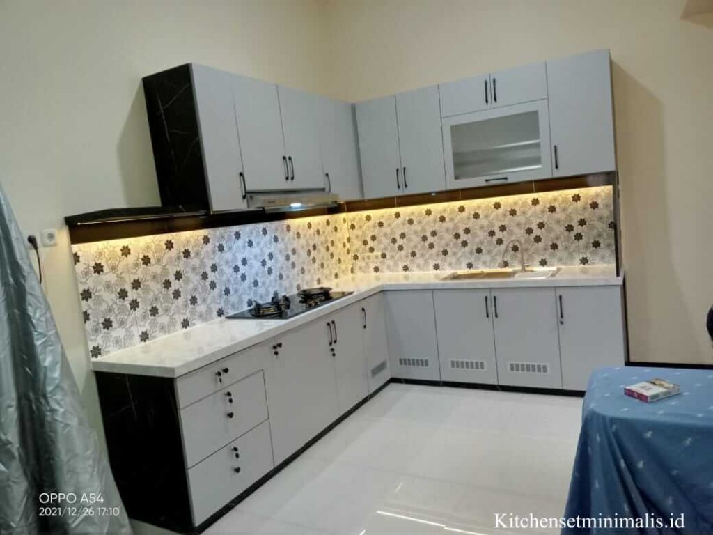 Kitchen Set Modern Hitam-Putih